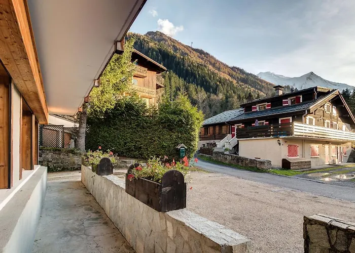 Biolay 2 - Alpes Travel - Central Chamonix - Sleeps 4-6